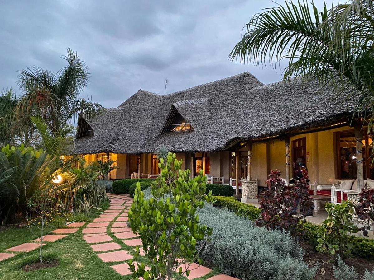 The Last Village Lodge Athi River ภายนอก รูปภาพ